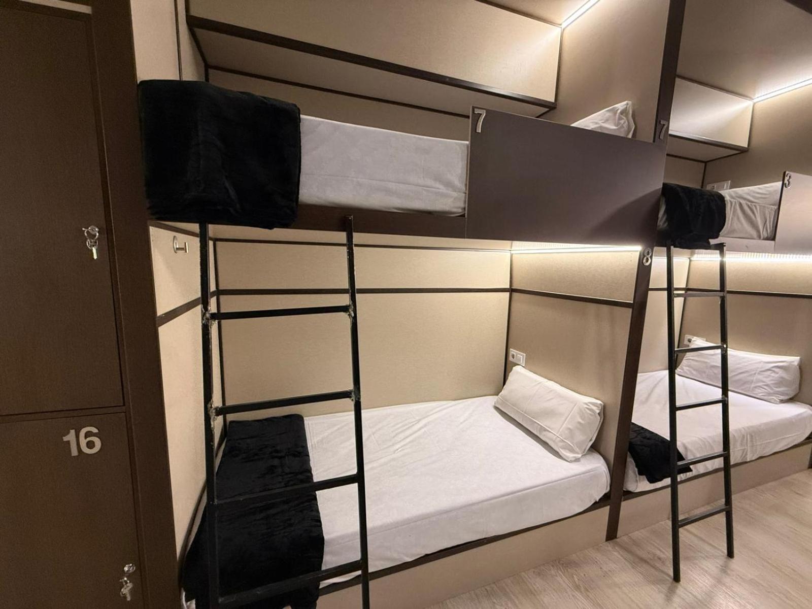Hostel Tkh-Rooms Mate Madrid Extérieur photo