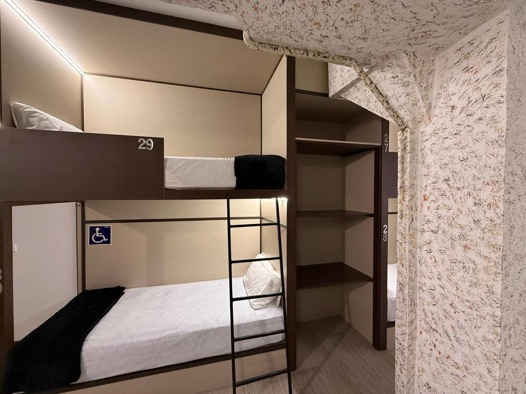 Hostel Tkh-Rooms Mate Madrid Extérieur photo