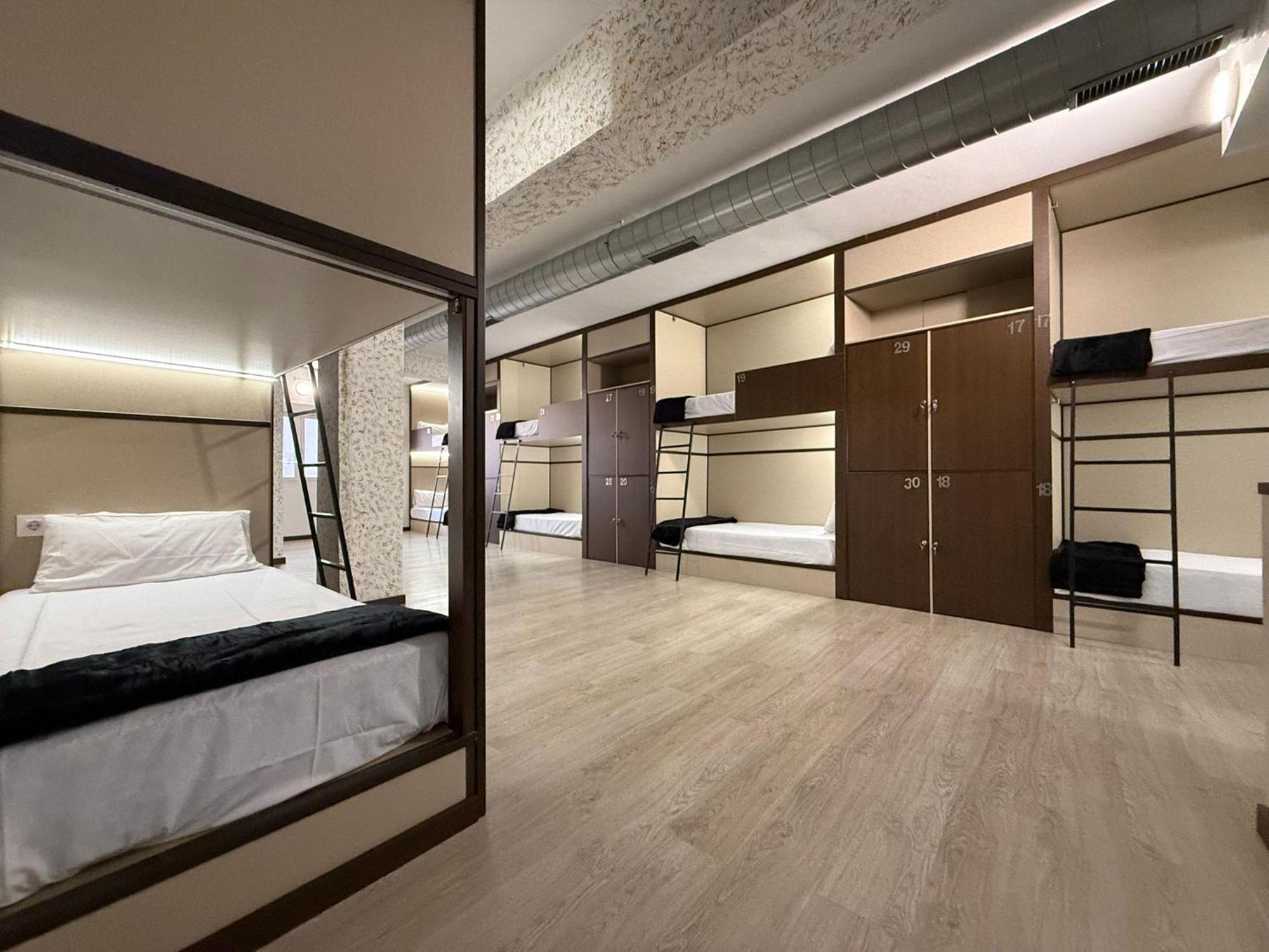 Hostel Tkh-Rooms Mate Madrid Extérieur photo